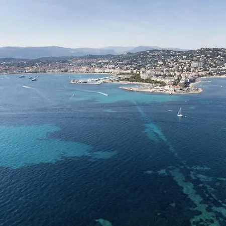 2 Pièces à 5 Minutes De Cannes Appartement Le Cannet